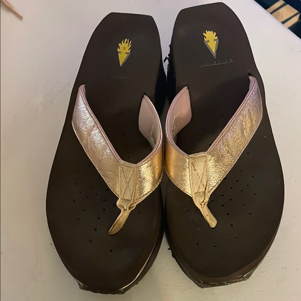 Volatile Gold and Brown Sandals Classic Flip-Flop Style. A few minor scratches!